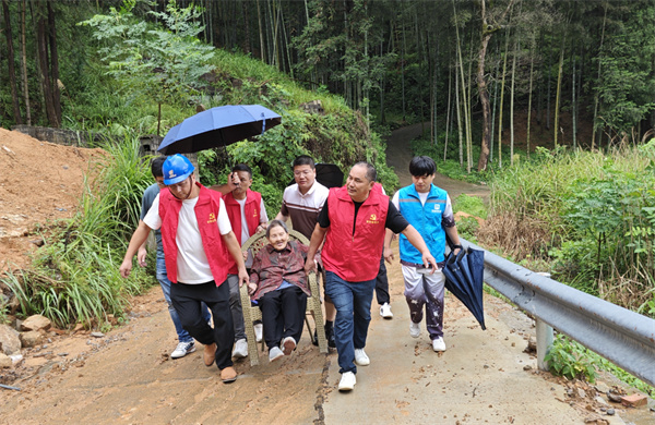 風雨再大，137位老人一個都不能落下